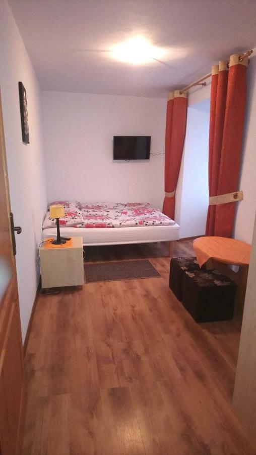 Pokoje Goscinne Straznica Jarosławiec Exterior foto
